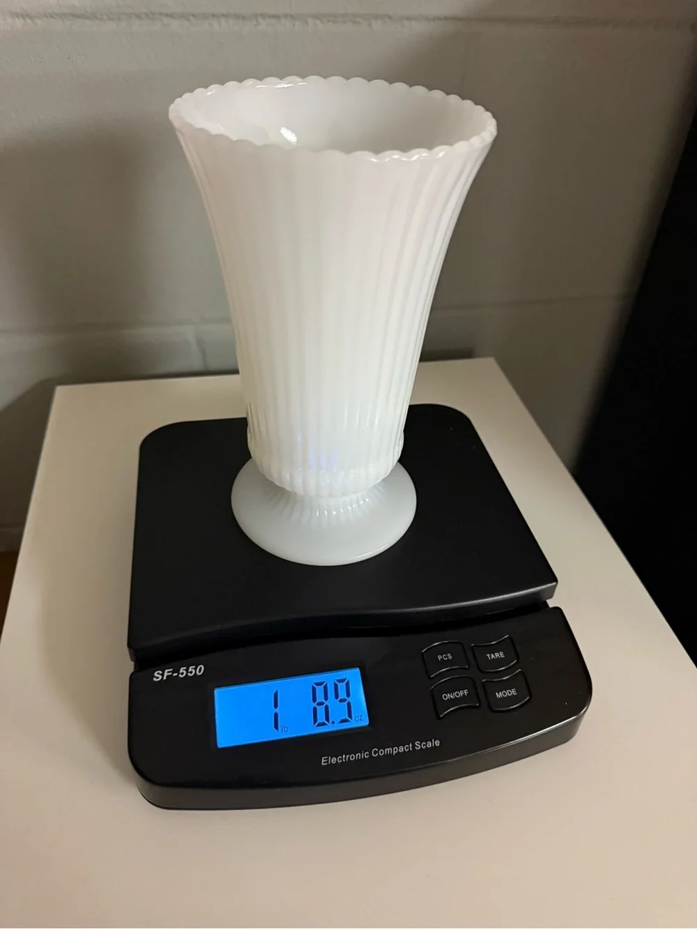 Vintage E.O. Brody Co Ribbed Milk Glass Vase M5000 Made in Cleveland Ohio USA